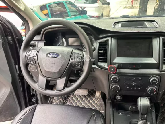 Ford Ranger XLS 2.0L 4x2 AT 2022 - Hỗ trợ bank 70%, giá tốt liên hệ em