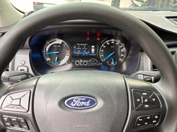 Ford Ranger XLS 2.0L 4x2 AT 2022 - Hỗ trợ bank 70%, giá tốt liên hệ em