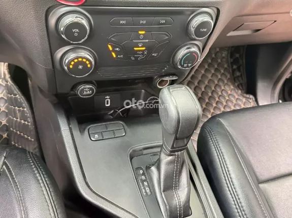 Ford Ranger XLS 2.0L 4x2 AT 2022 - Hỗ trợ bank 70%, giá tốt liên hệ em