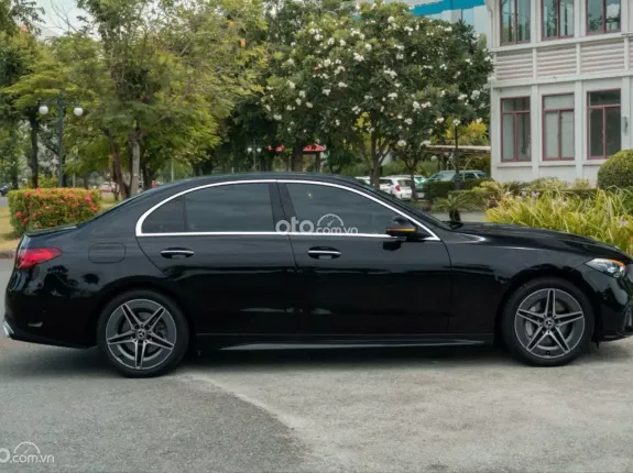 Mercedes-Benz C300 AMG 2022 - 1 chủ đập thùng lướt nhẹ cực đẹp