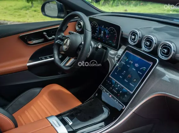 Mercedes-Benz C300 AMG 2022 - 1 chủ đập thùng lướt nhẹ cực đẹp