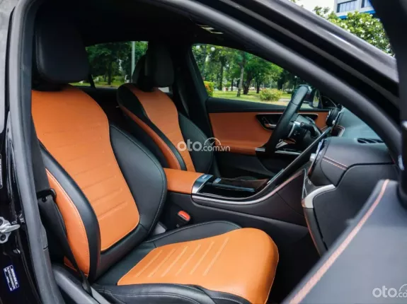 Mercedes-Benz C300 AMG 2022 - 1 chủ đập thùng lướt nhẹ cực đẹp
