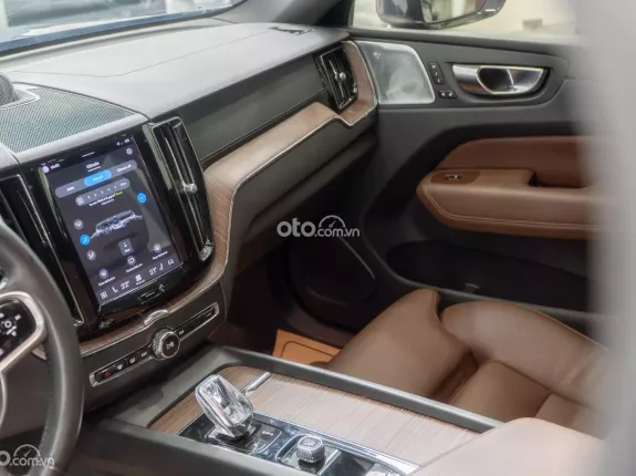 Volvo XC60 B6 AWD Inscription 2021 - 1 chủ đập thùng, Cty XHD cao cực đẹp