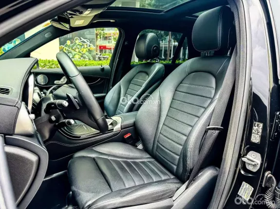 Mercedes-Benz GLC 300 4Matic 2019 - Trang bị nhiều phụ kiện