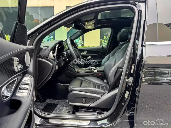 Mercedes-Benz GLC 300 4Matic 2019 - Trang bị nhiều phụ kiện