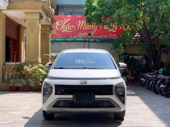 Hyundai Stargazer 1.5 AT Tiêu chuẩn 2022 - Hộp số tự động, không gian rộng rãi phù hợp gia đình