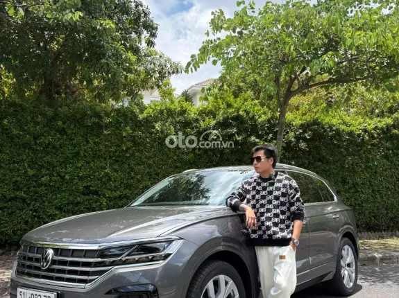 Volkswagen Touareg Luxury S 2023 - 3500km khấu hao 40% so với lăn bánh mới