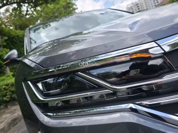 Volkswagen Touareg Luxury S 2023 - 3500km khấu hao 40% so với lăn bánh mới