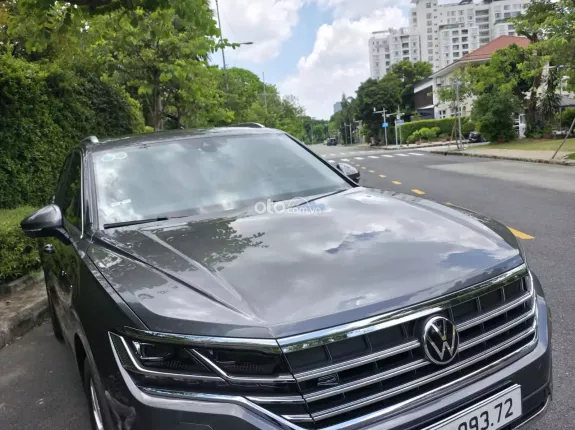 Volkswagen Touareg Luxury S 2023 - 3500km khấu hao 40% so với lăn bánh mới