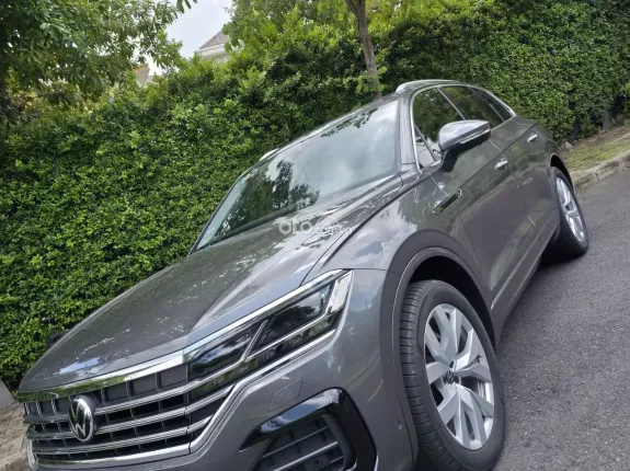Volkswagen Touareg Luxury S 2023 - 3500km khấu hao 40% so với lăn bánh mới