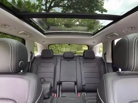 Volkswagen Touareg Luxury S 2023 - 3500km khấu hao 40% so với lăn bánh mới