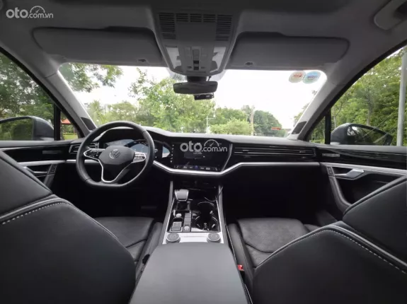 Volkswagen Touareg Luxury S 2023 - 3500km khấu hao 40% so với lăn bánh mới