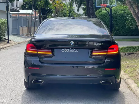 BMW 520i Luxury Line 2022 - Lướt nhẹ 40.000km 1 chủ đập thùng tên cty XHĐ cao