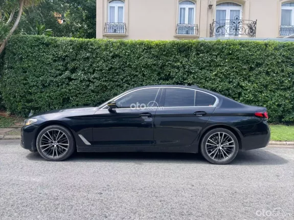 BMW 520i Luxury Line 2022 - Lướt nhẹ 40.000km 1 chủ đập thùng tên cty XHĐ cao