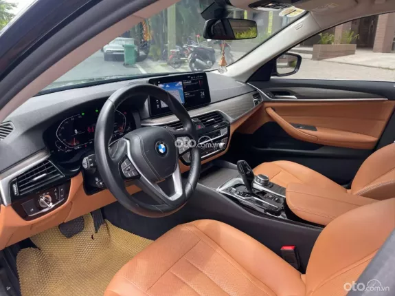 BMW 520i Luxury Line 2022 - Lướt nhẹ 40.000km 1 chủ đập thùng tên cty XHĐ cao