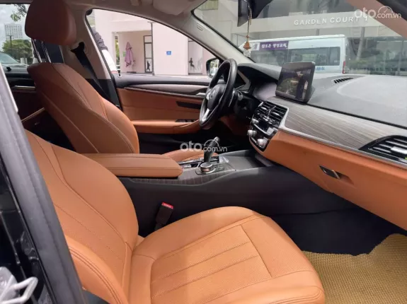 BMW 520i Luxury Line 2022 - Lướt nhẹ 40.000km 1 chủ đập thùng tên cty XHĐ cao