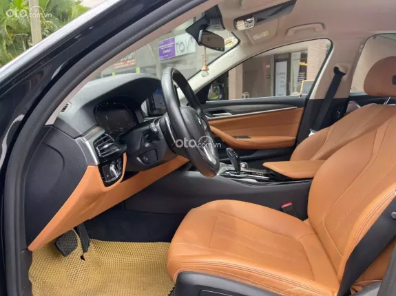BMW 520i Luxury Line 2022 - Lướt nhẹ 40.000km 1 chủ đập thùng tên cty XHĐ cao