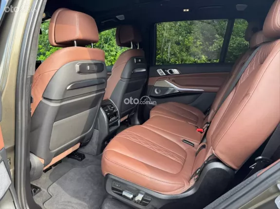 BMW X7 xDrive40i Pure Excellence 2024 - 11.000km - 1 đời chủ, đăng ký lần đầu 2025