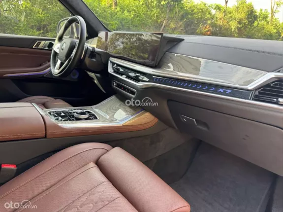 BMW X7 xDrive40i Pure Excellence 2024 - 11.000km - 1 đời chủ, đăng ký lần đầu 2025