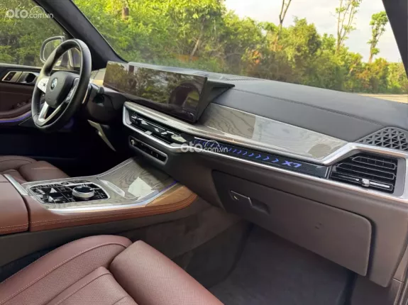 BMW X7 xDrive40i Pure Excellence 2024 - 11.000km - 1 đời chủ, đăng ký lần đầu 2025