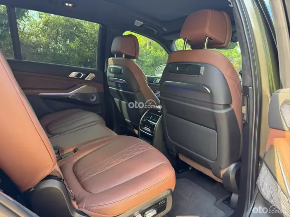 BMW X7 xDrive40i Pure Excellence 2024 - 11.000km - 1 đời chủ, đăng ký lần đầu 2025