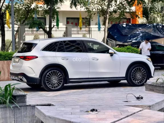 Mercedes-Benz GLC 300 4Matic V1 2024 - BAO ĐẬU BANK 70-90% (Ib Zalo tư vấn trực tiếp 24/7)