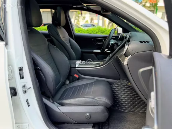 Mercedes-Benz GLC 300 4Matic V1 2024 - BAO ĐẬU BANK 70-90% (Ib Zalo tư vấn trực tiếp 24/7)