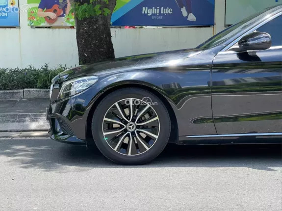 Mercedes-Benz C200 2.0 AT 2019 - Đen đen