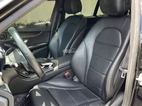 Mercedes-Benz C200 2.0 AT 2019 - Đen đen