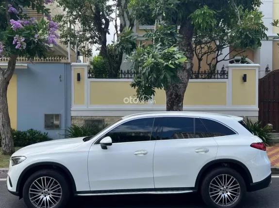 Mercedes-Benz GLC 200 4Matic 2023 - SUV sang trọng với công nghệ hiện đại