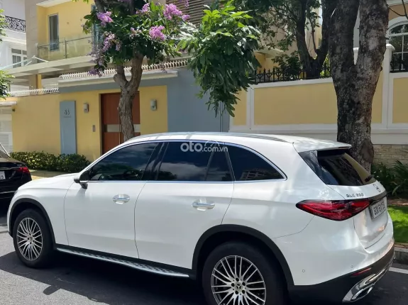 Mercedes-Benz GLC 200 4Matic 2023 - SUV sang trọng với công nghệ hiện đại