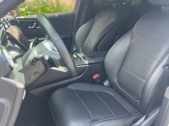 Mercedes-Benz GLC 200 4Matic 2023 - SUV sang trọng với công nghệ hiện đại