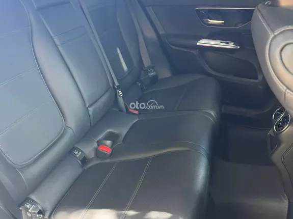 Mercedes-Benz GLC 200 4Matic 2023 - SUV sang trọng với công nghệ hiện đại
