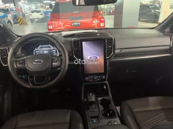 Ford Everest Titanium 2.0L AT 4WD 2023 - FORD EVEREST TITANIUM Bi-Turbo 2023, xe đi rất ít 3v
