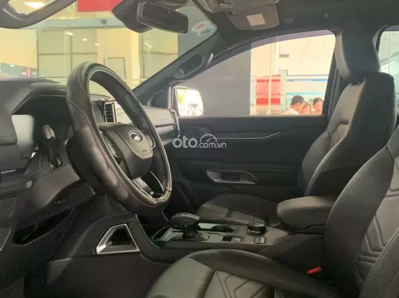 Ford Everest Titanium 2.0L AT 4WD 2023 - FORD EVEREST TITANIUM Bi-Turbo 2023, xe đi rất ít 3v