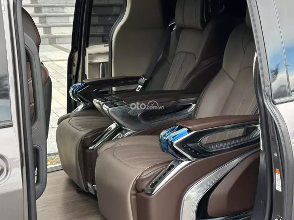 Toyota Sienna Platinum 2.5L AT FWD 2021 - Full option Platinum Hybrid hiếm, 2 ghế thương gia option 200 triệu