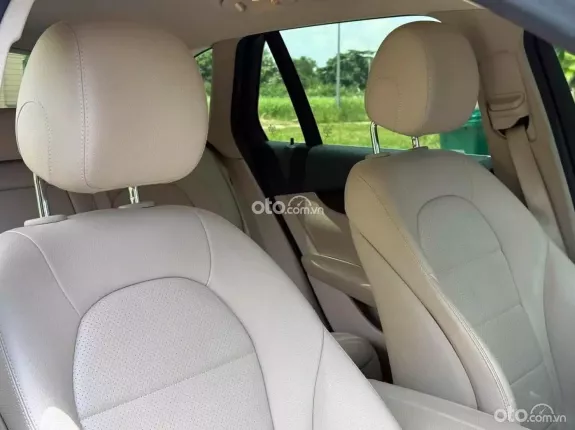 Mercedes-Benz GLC 200 2022 - Đen kem