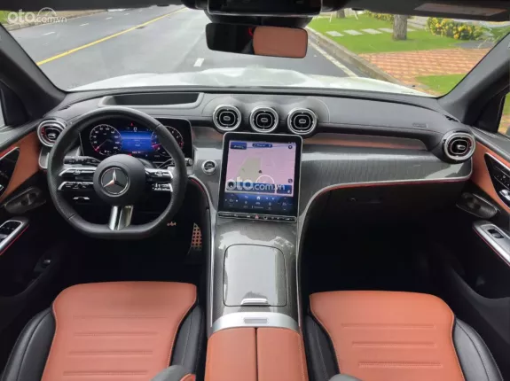 Mercedes-Benz GLC 300 4Matic V1 2024 - All New 2024 HUD Kính Siêu Lướt