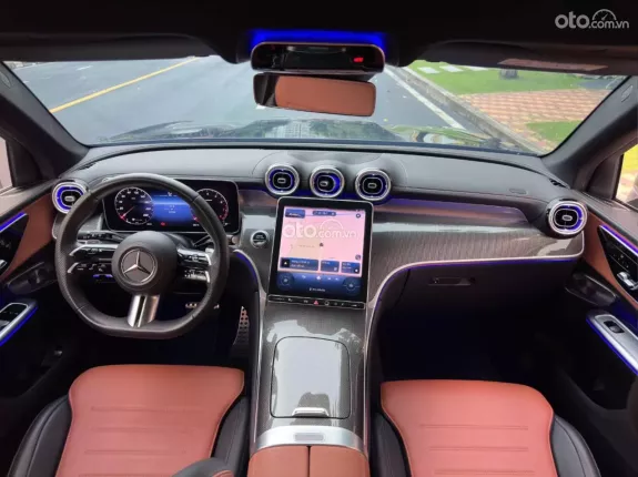 Mercedes-Benz GLC 300 4Matic V1 2023 - All New 2023, nội thất nâu cực hot