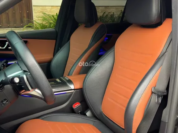 Mercedes-Benz GLC 300 4Matic V1 2023 - All New 2023, nội thất nâu cực hot