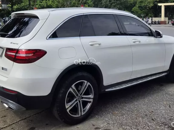 Mercedes-Benz GLC 250 4Matic 2017 - Chạy 4,6v km siêu mới