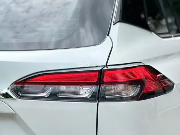 Toyota Corolla Cross 1.8 V  2024 - Xe 1 chủ, zin nguyên, trang bị an toàn Toyota Safety Sense