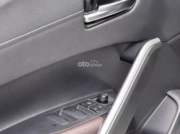Toyota Corolla Cross 1.8 V  2024 - Xe 1 chủ, zin nguyên, trang bị an toàn Toyota Safety Sense