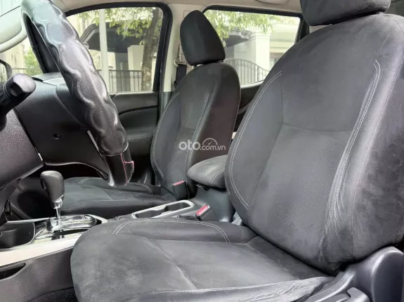 Nissan Navara EL 2.5 AT 2019 - Trang bị an toàn đầy đủ, hỗ trợ ngân hàng 70%