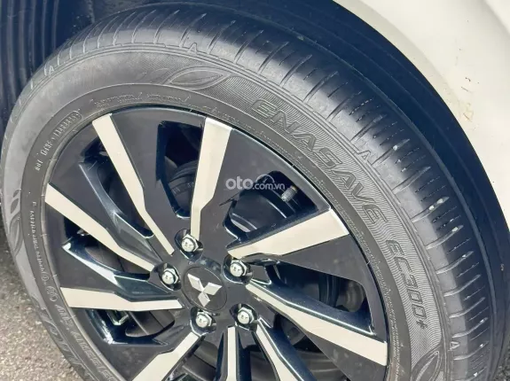 Mitsubishi Xpander AT Premium 2025 - 1.5AT nhập Indonesia, odo 19900km, full option, màn hình 9 inch