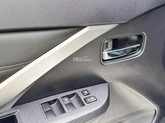 Mitsubishi Xpander AT Premium 2025 - 1.5AT nhập Indonesia, odo 19900km, full option, màn hình 9 inch