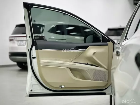 Toyota Camry 2.5HV 2022 - Model 2023 Siêu Lướt - Đẳng Cấp Chủ Tịch