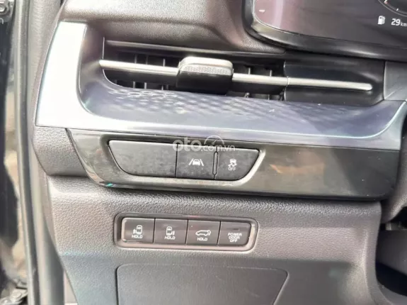 Kia Carnival 3.5G Signature 2022 - Xe biển Hà Nội. Full lịch sử hãng