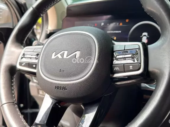 Kia Carnival 3.5G Signature 2022 - Xe biển Hà Nội. Full lịch sử hãng
