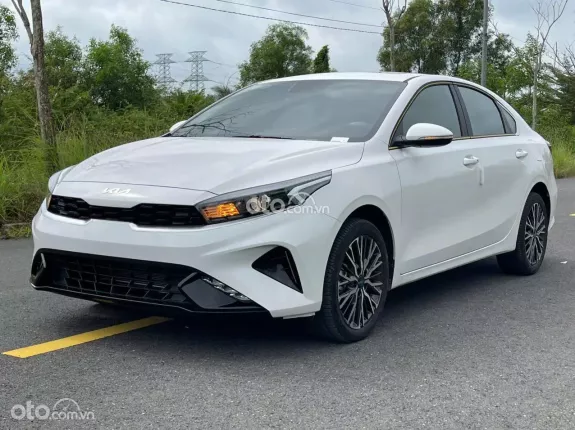 Kia K3 1.6 Luxury 2025 - Siêu lướt, tên tư nhân 1 chủ từ mới